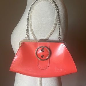 Beijo clutch in coral